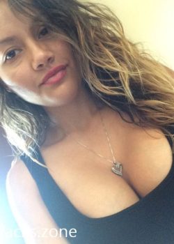 Carolina presumiendo cuerpo 6