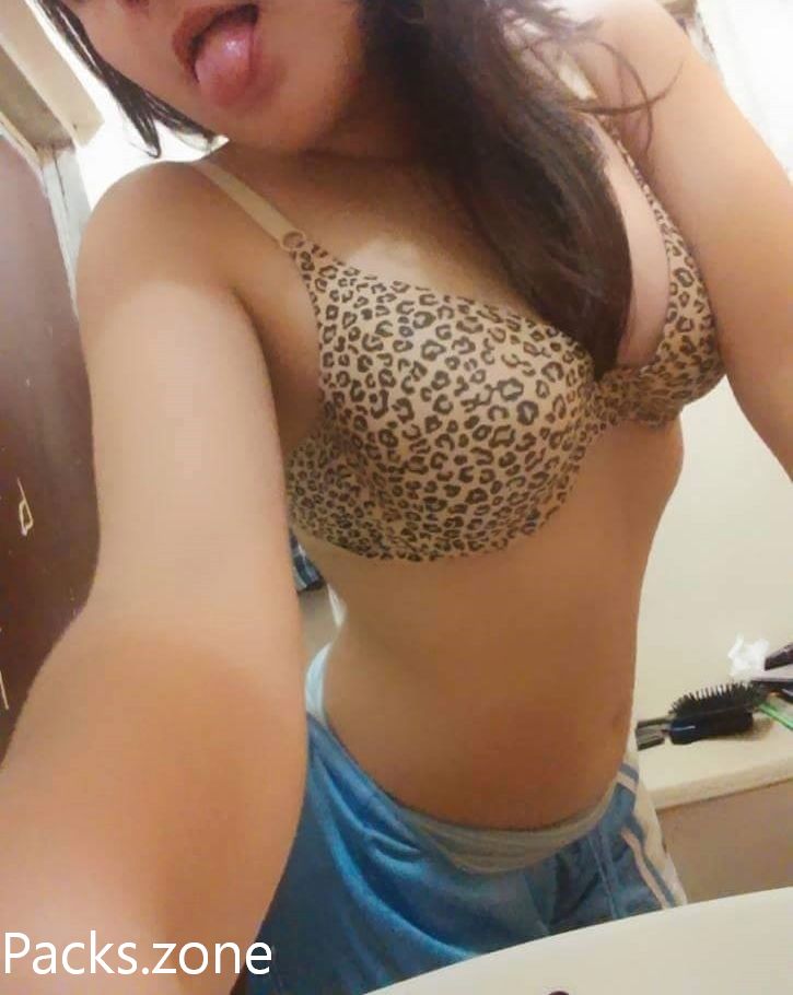 Chinchona Adriana presumiendo cuerpo 10