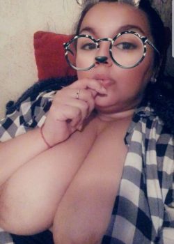 Enormes tetas de la perra Lili. 2