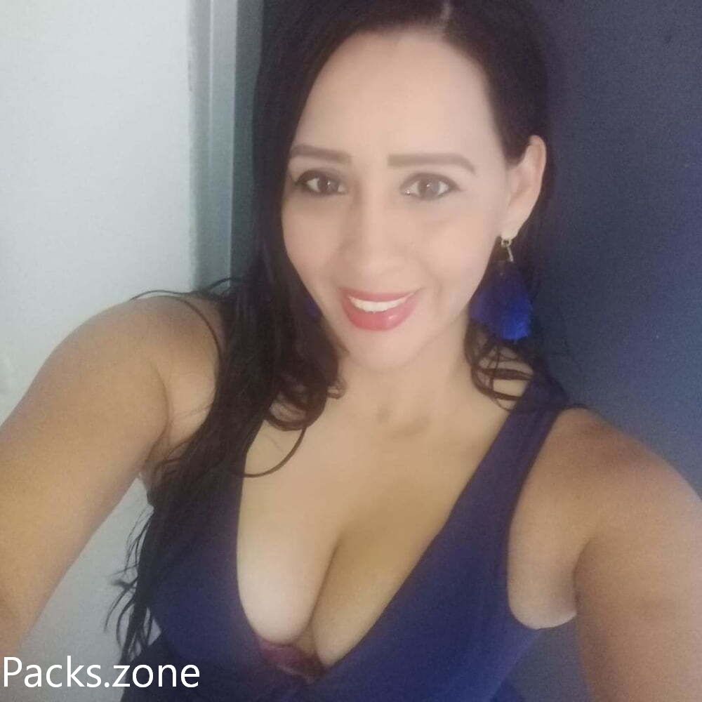 Erika Vargas y sus lindas tetas. 10