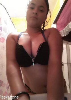 Jugosas tetas de Natalia Moreno. 3