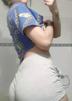 Manuela Villanueva y su jugoso culo 13