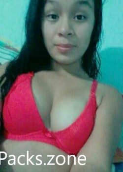 Mariana mostrando teticas 5