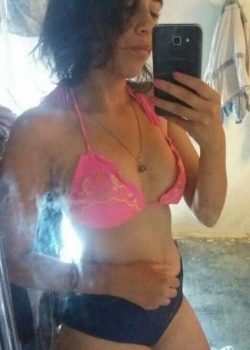 Paola mostrando su rico cuerpo. 10