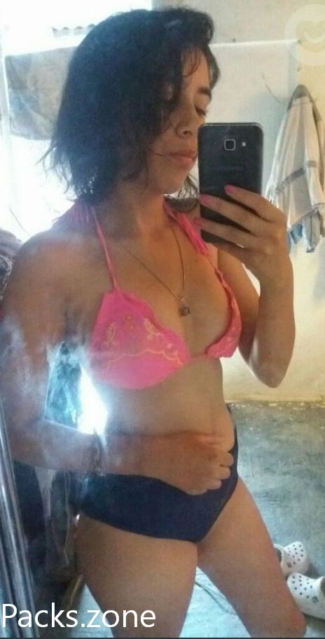 Paola mostrando su rico cuerpo. 10