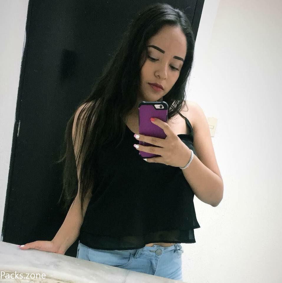 Rica perrita Monica Salazar 10