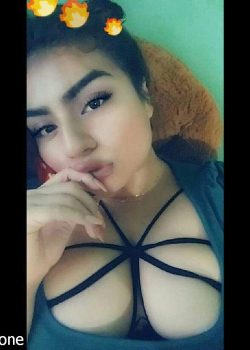 Sandra mostrando sus deliciosas tetas. 5