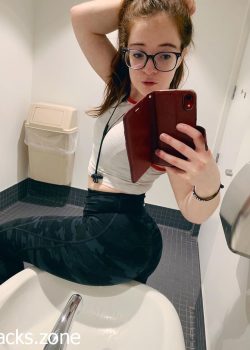 Sexy perra y su delicioso cuerpo. 5