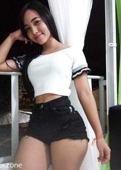 Andrea y su espectacular cuerpo. 5