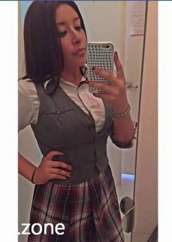 Deliciosa puta en uniforme 4