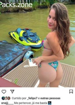 Hermosa perra presumiendo su culito 4