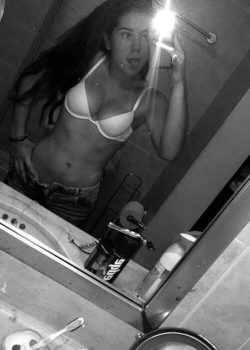 Joaquina mostrando su rico cuerpo 10