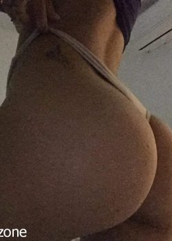 Lorena y su rico culo 14