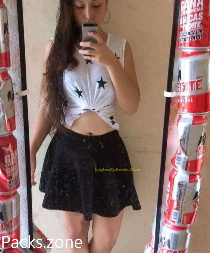 Luna mostrando su rico cuerpo 10