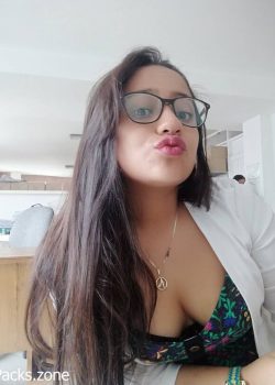 Matilde mostrando sus ricas tetas 4