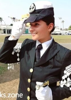 Militar Dayana mostrando cuerpo 6