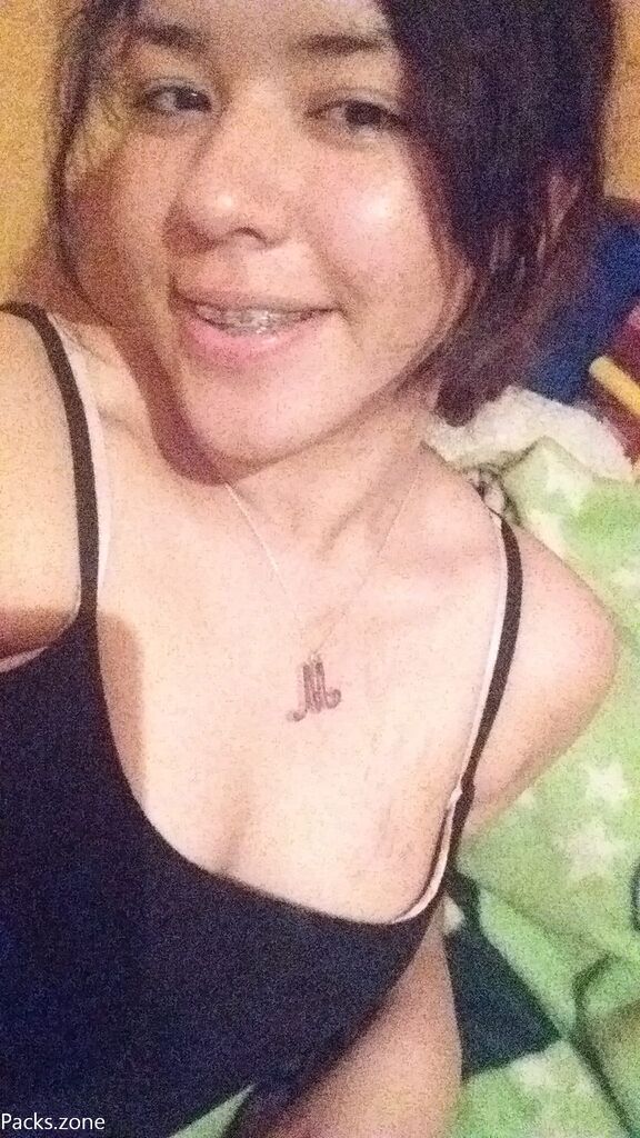 Morrita rica enseñando su cuerpo. 10
