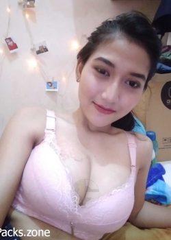 Nena mostrando sus jugosas tetas. 12