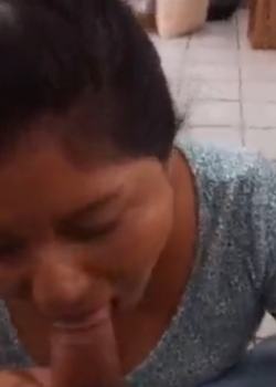Perra chinchona mamando verga. 14