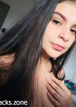 Sofia mostrando su rico cuerpo 3