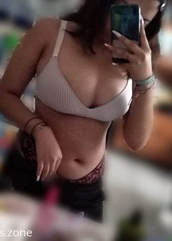 Yamileth Gomez mostrando las tetas 6